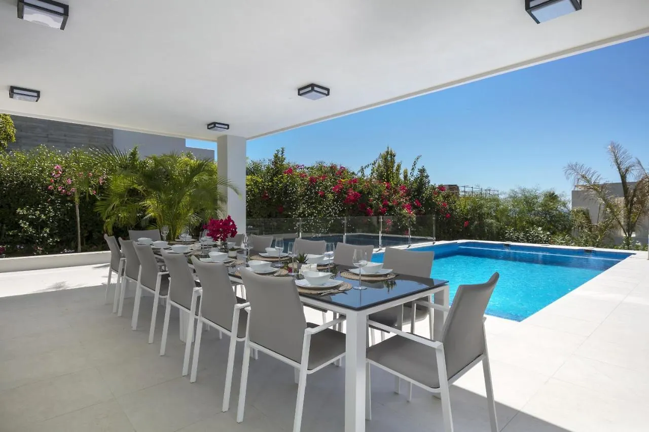Villa La Perla Marbella 0*,